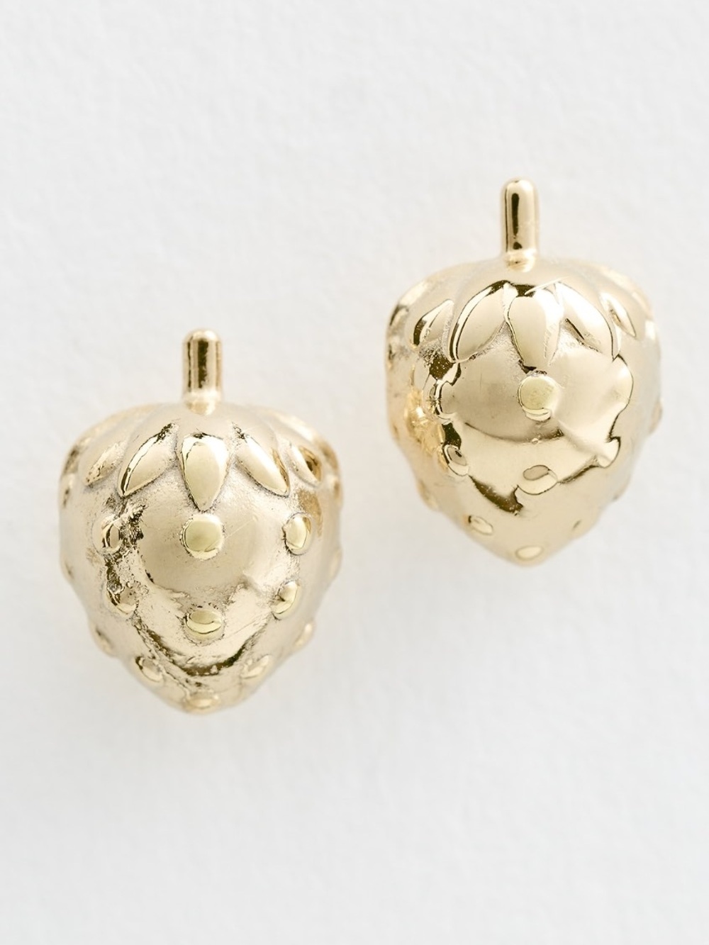 Madewell Demi-Fine Strawberry Stud Earrings
